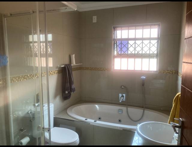 3 BEDROOM SECTIONAL TITLE FOR SALE IN COMET